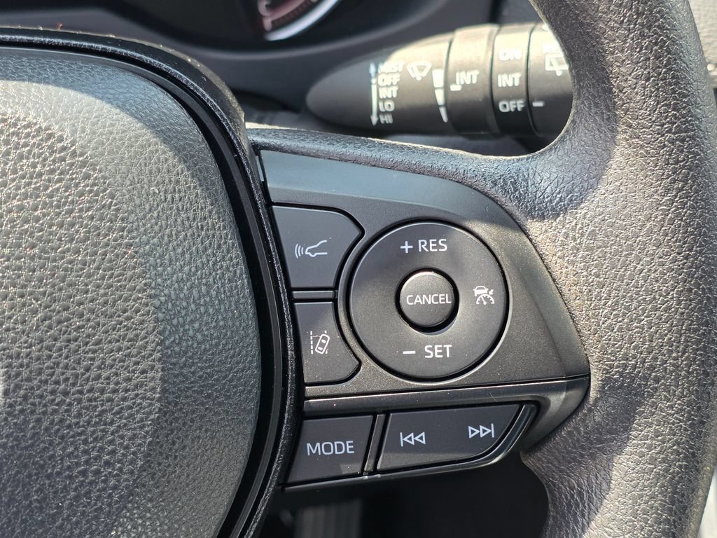 Used 2025 Toyota RAV4 XLE w/ Convenience Package AWD/4WD image 17