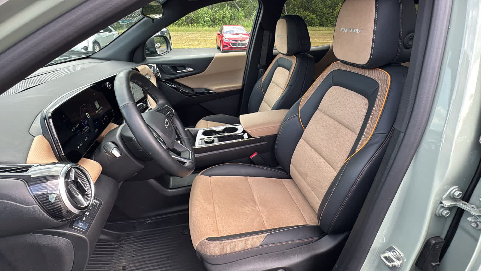 Certified 2025 Chevrolet Equinox ACTIV w/ Convenience Package III AWD/4WD image 8