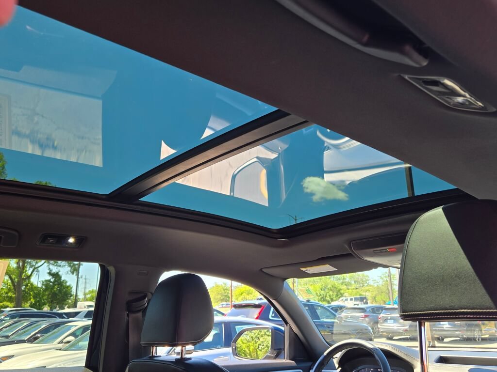 Used 2023 Volkswagen Atlas Cross Sport SE w/ Panoramic Sunroof Package AWD/4WD image 11