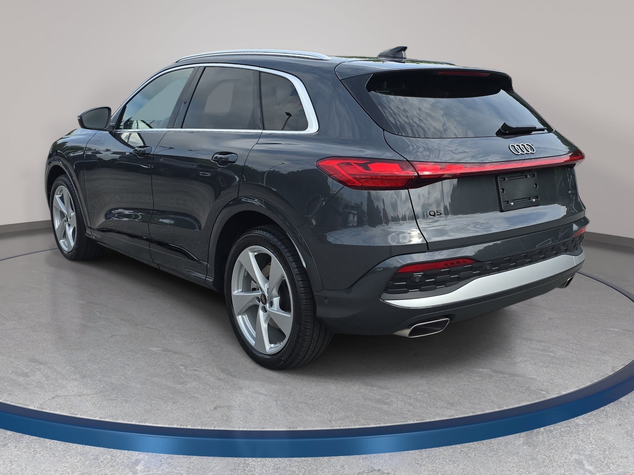 Certified 2025 Audi Q5 Prestige AWD/4WD image 7