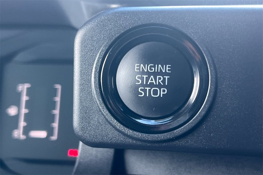 Used 2025 Toyota Tacoma SR5 image 25