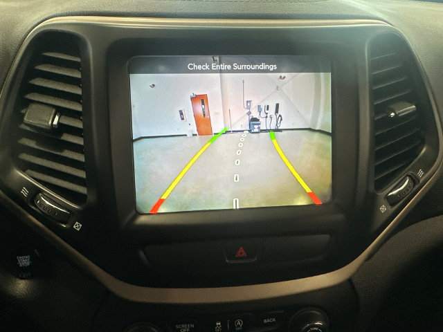 Used 2017 Jeep Cherokee Limited AWD/4WD image 18