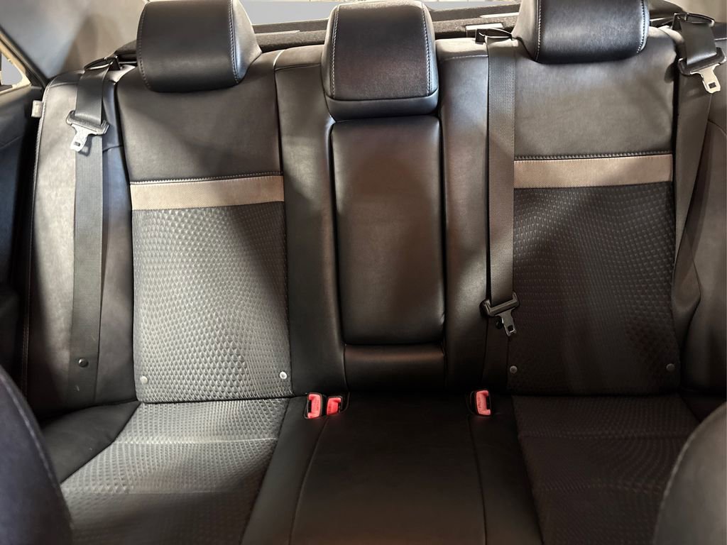 Used 2014 Toyota Camry SE image 16