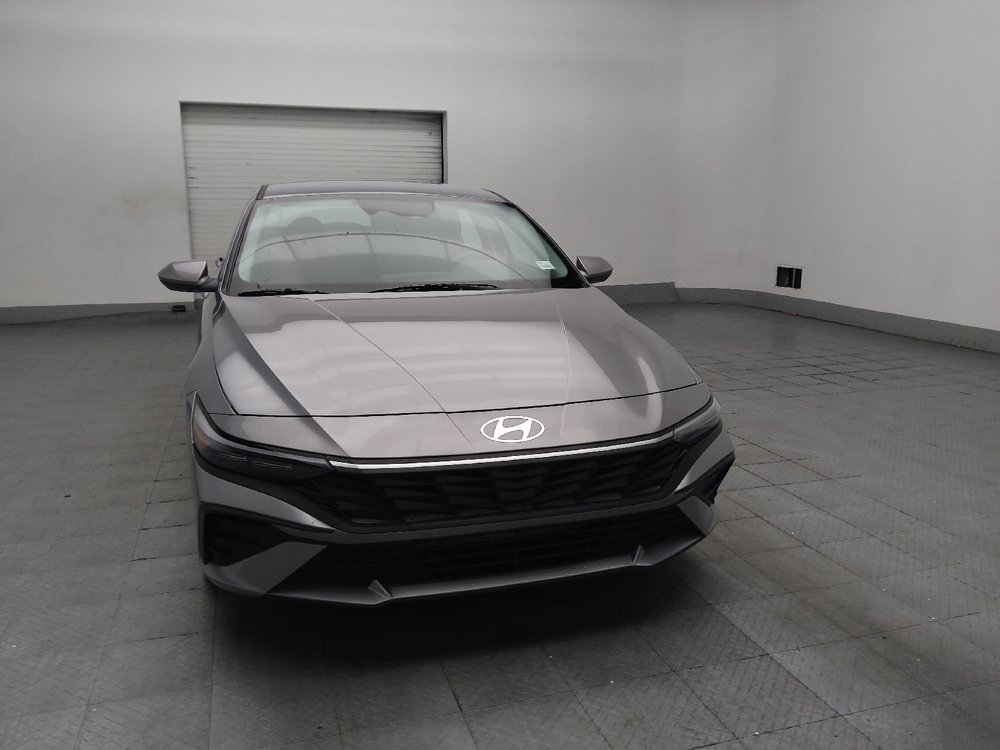 Used 2025 Hyundai Elantra SE FWD image 14