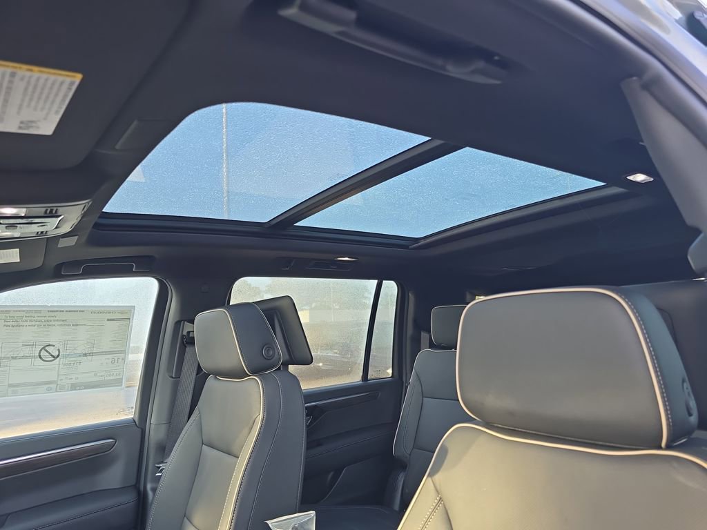 New 2026 Chevrolet Suburban Premier image 21