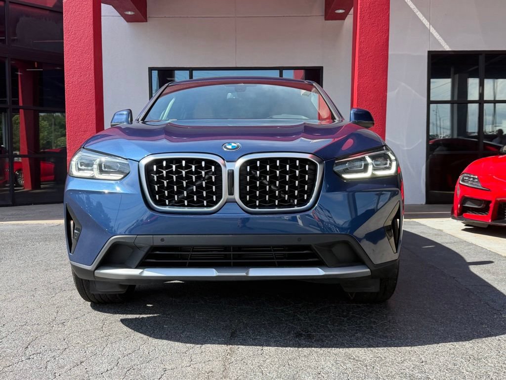 Used 2022 BMW X4 xDrive30i AWD/4WD image 3