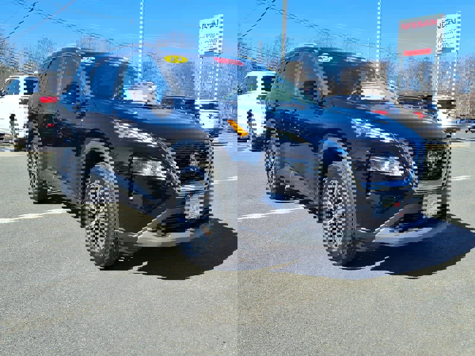 Certified 2023 Nissan Rogue SV w/ SV Premium B Package image 3