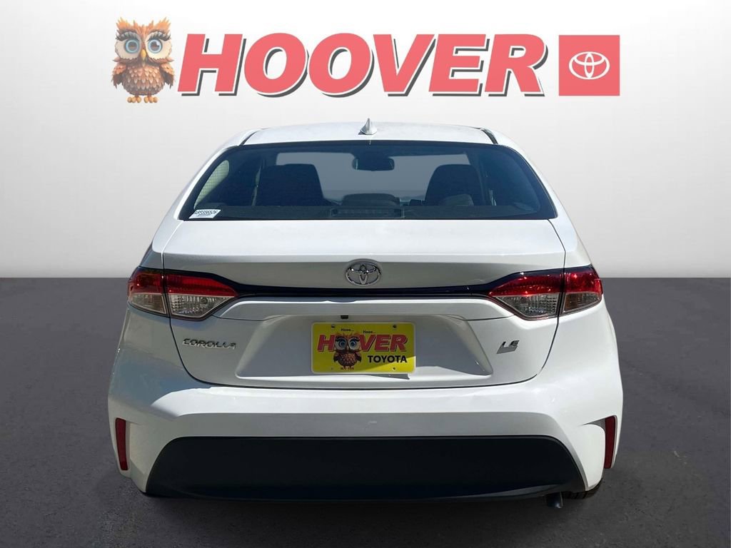Used 2025 Toyota Corolla LE image 3