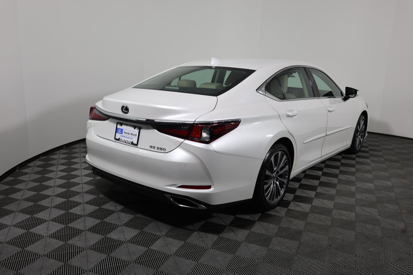 Used 2019 Lexus ES 350 w/ Premium Package image 5