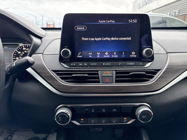 Used 2024 Nissan Altima 2.5 SV image 11