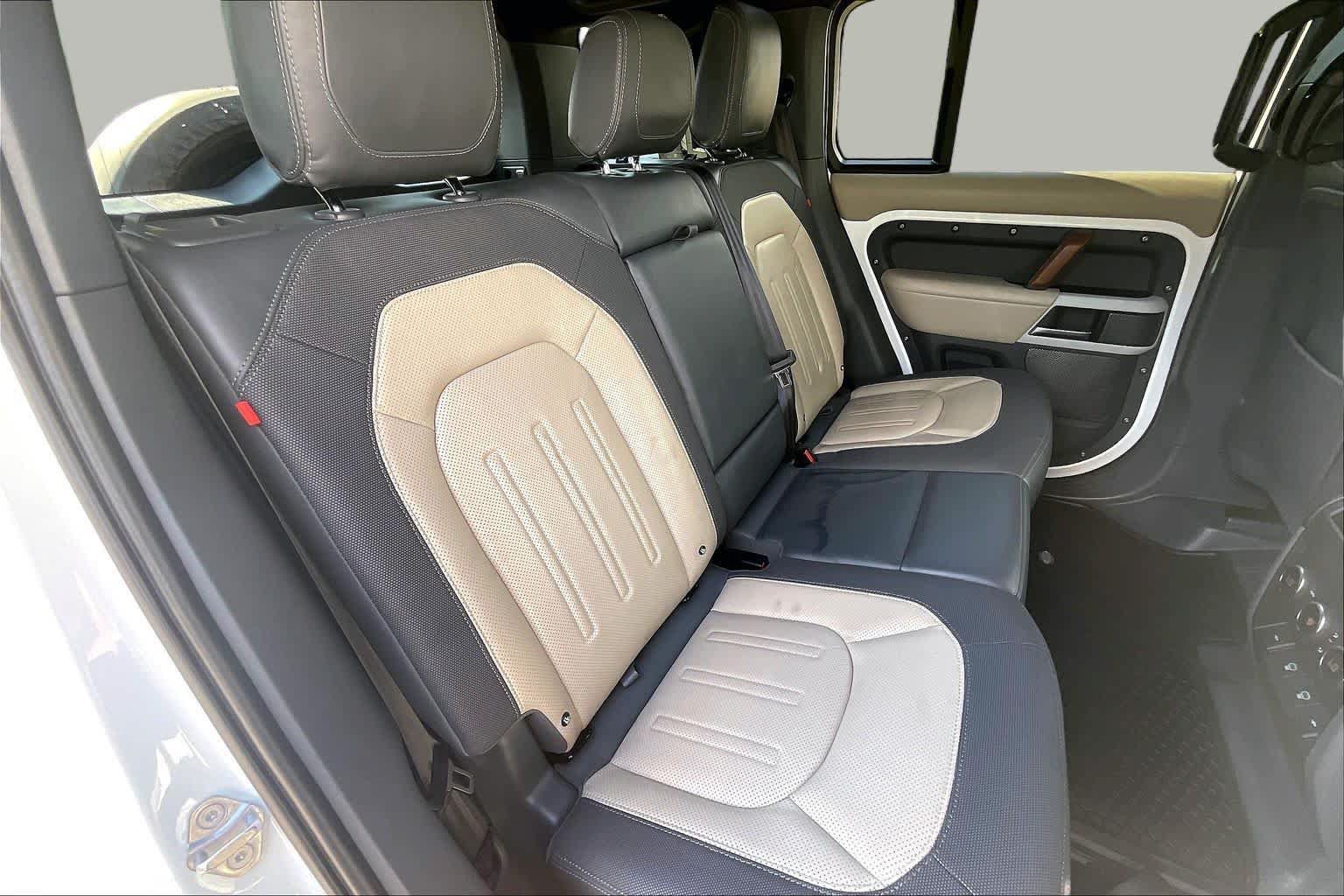 Used 2022 Land Rover Defender 110 X-Dynamic HSE AWD/4WD image 34