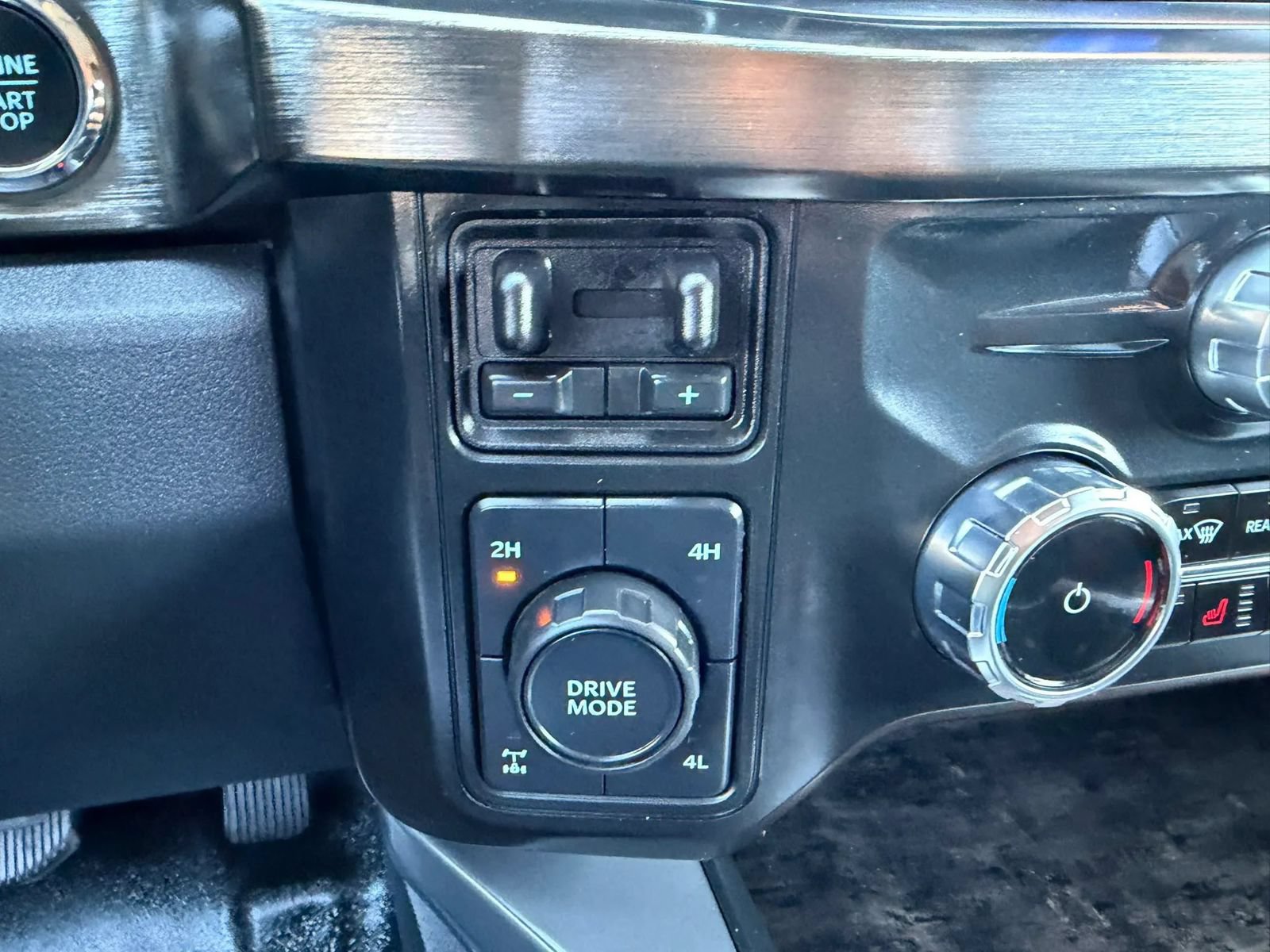 Used 2024 Ford F250 Lariat AWD/4WD image 26