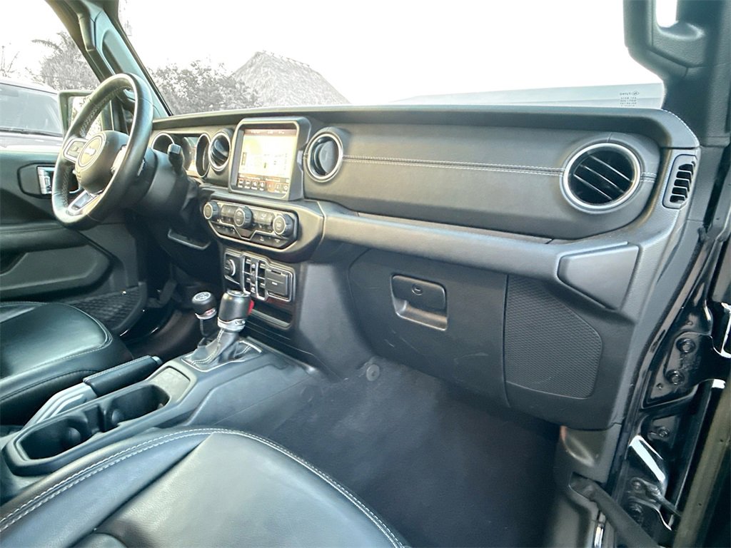 Used 2022 Jeep Wrangler Unlimited Sahara w/ Cold Weather Group image 33