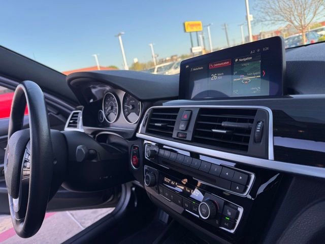 Used 2018 BMW 320i xDrive Sedan image 14