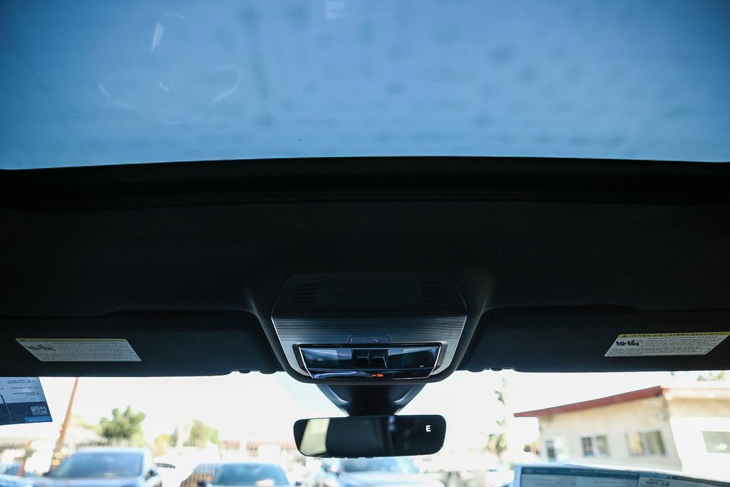 New 2026 Volkswagen Atlas Cross Sport SE image 26