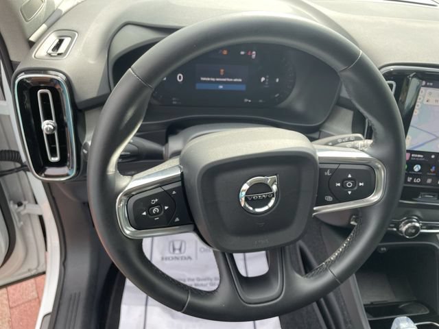 Used 2026 Volvo XC40 B5 Plus AWD/4WD image 11