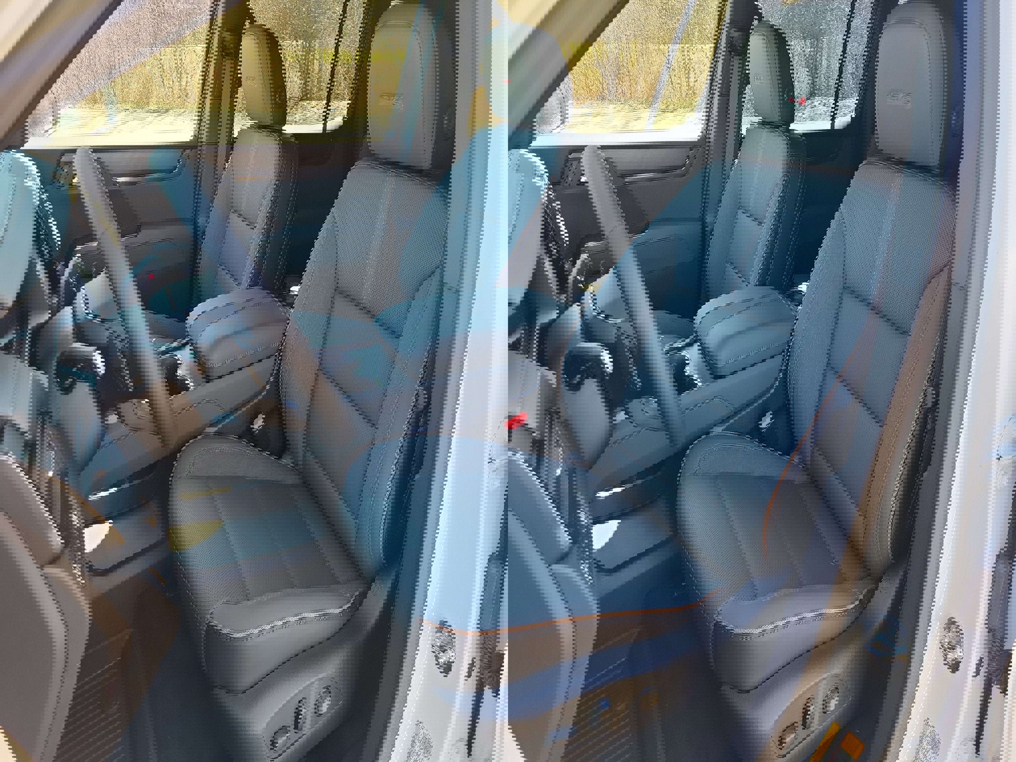 New 2026 GMC Acadia AT4 w/ Luxury Package image 4