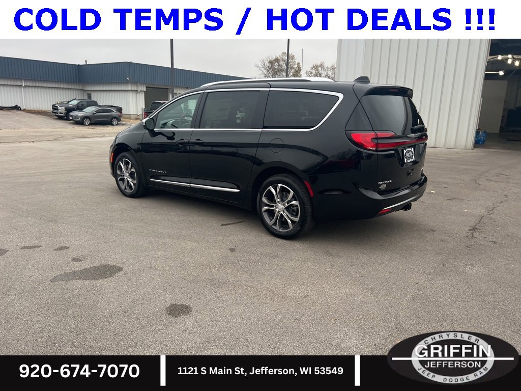 New 2026 Chrysler Pacifica Pinnacle w/ Trailer Tow Group image 13