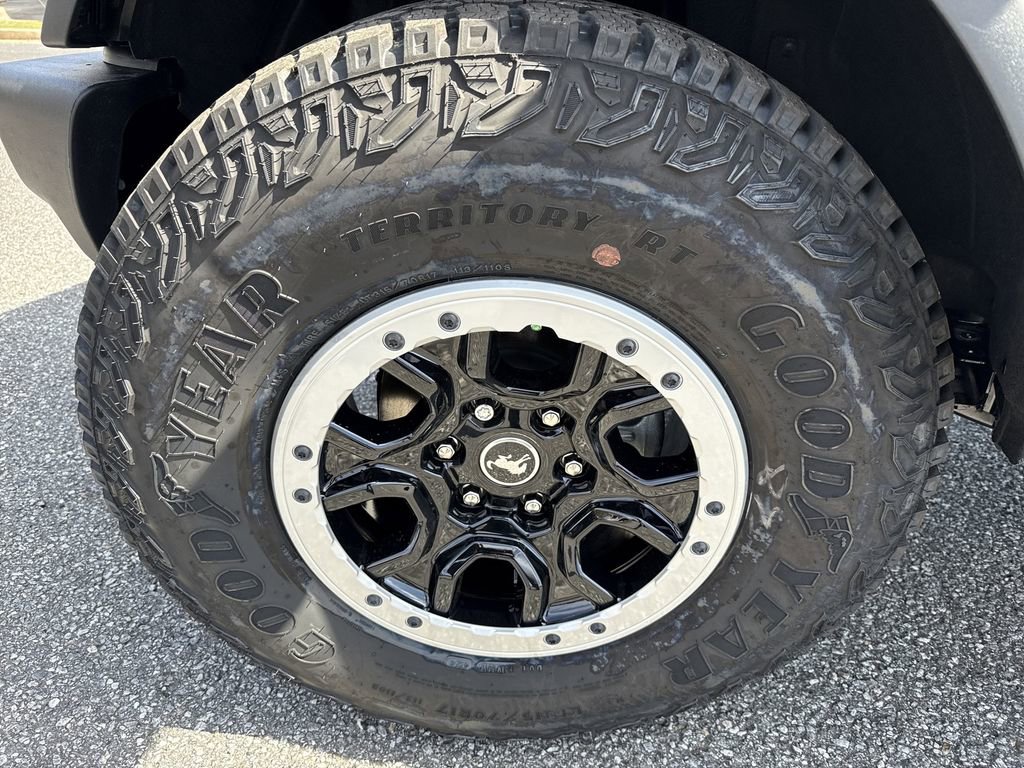 New 2025 Ford Bronco Base image 11