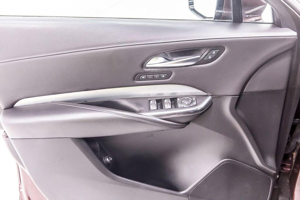 Used 2023 Cadillac XT4 Premium Luxury FWD image 23