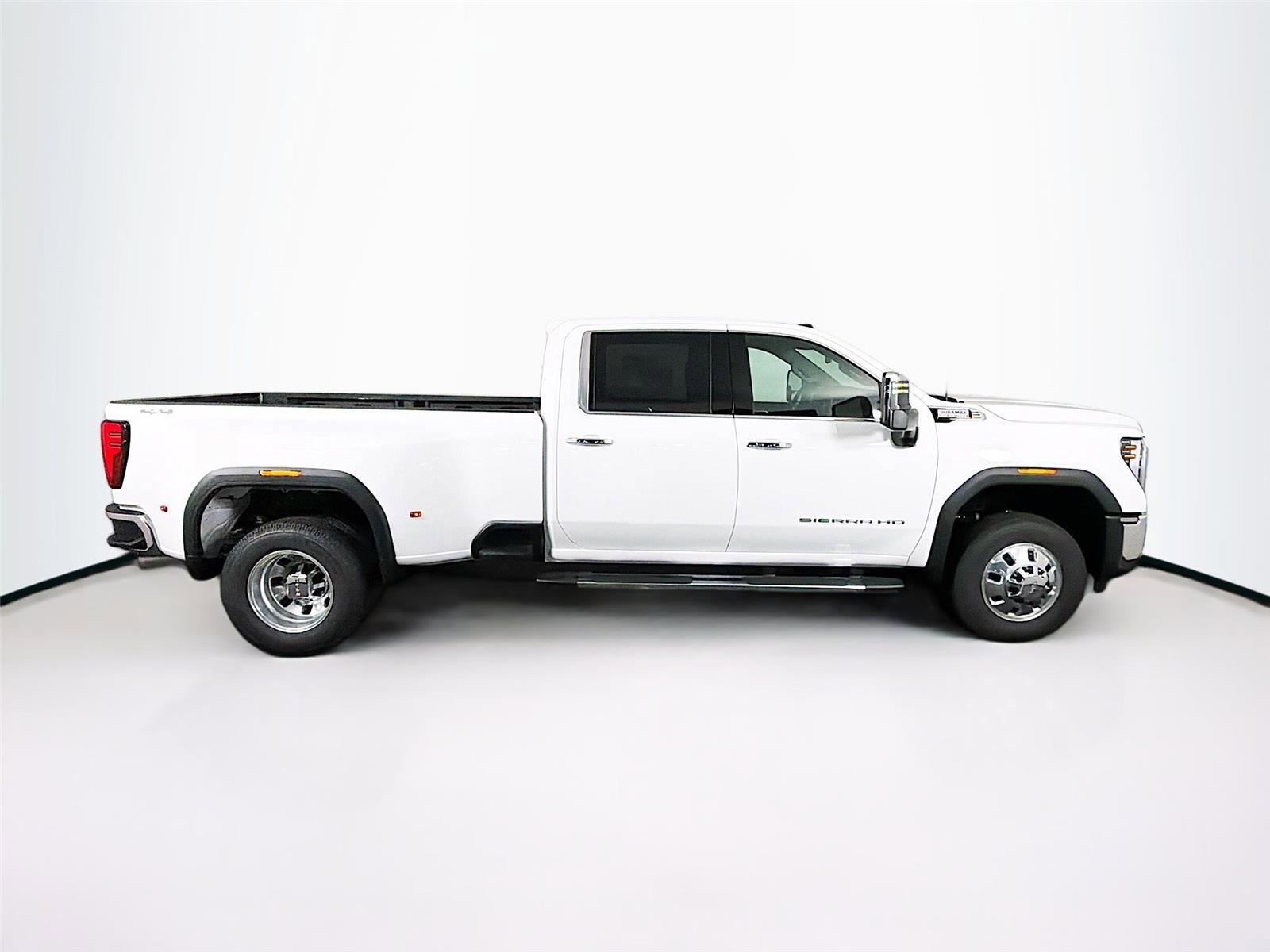 New 2026 GMC Sierra 3500 SLT w/ SLT Premium Package image 8