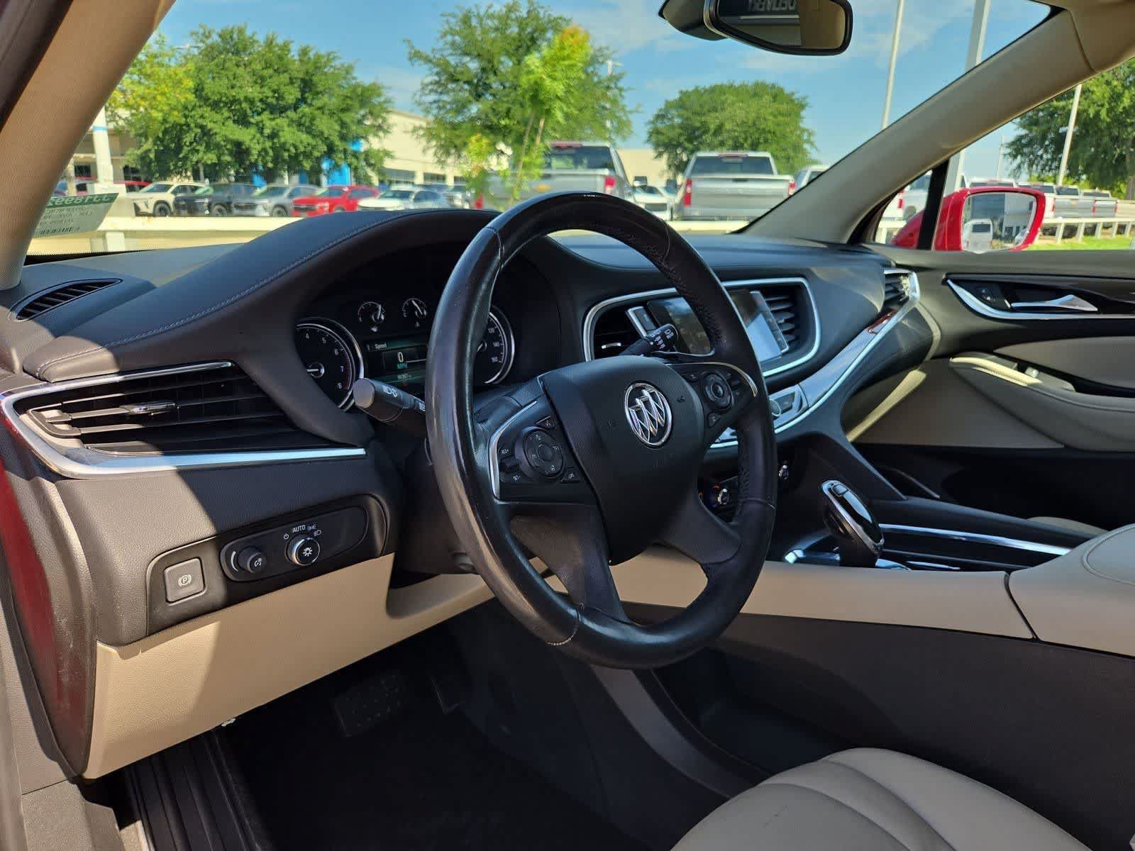 Used 2018 Buick Enclave Premium w/ Experience Buick Package FWD image 2