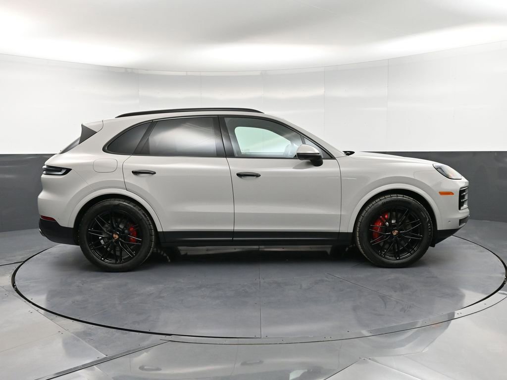 New 2026 Porsche Cayenne S image 9