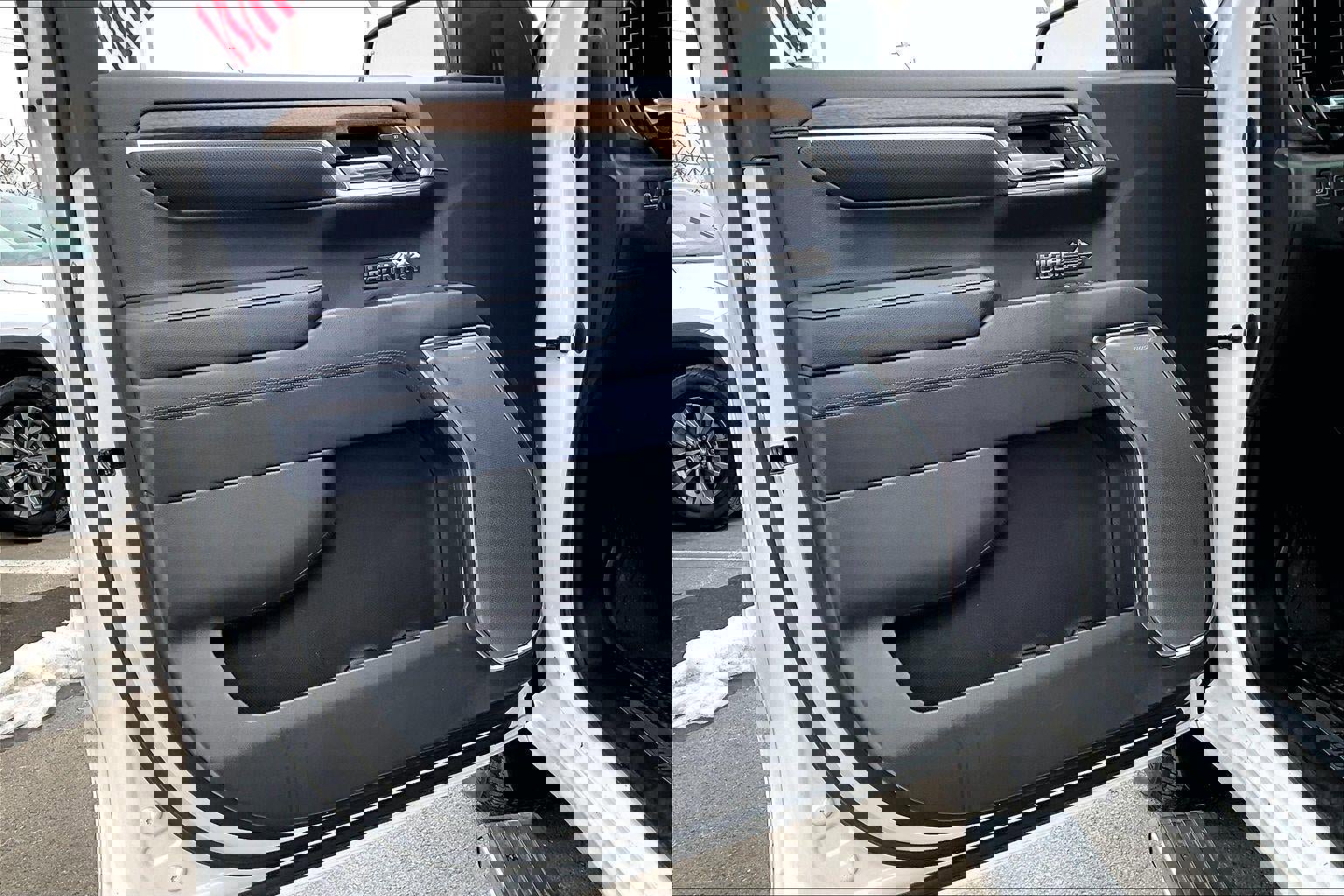 Used 2022 Chevrolet Silverado 1500 High Country w/ High Country Premium Package image 24