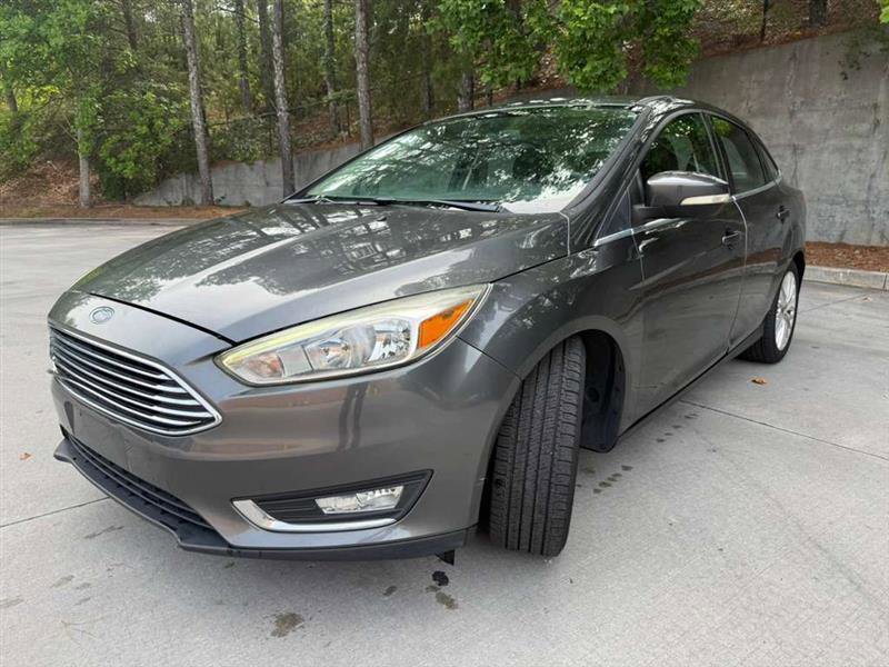 Used 2017 Ford Focus Titanium FWD image 4