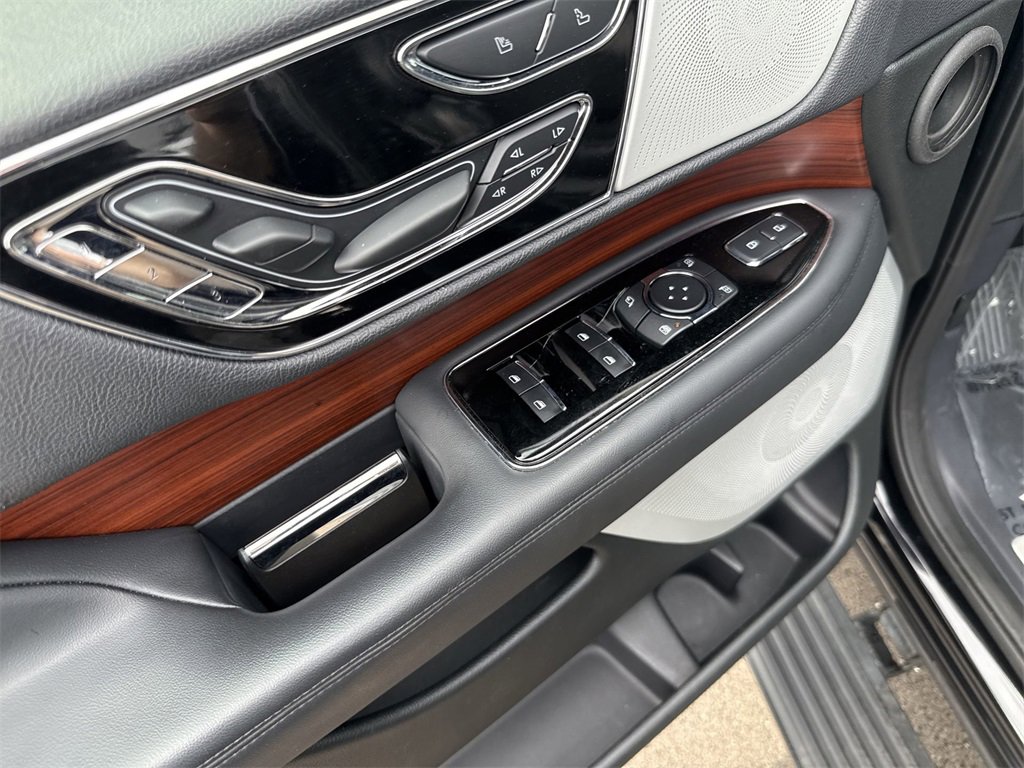Used 2024 Lincoln Navigator Reserve image 15
