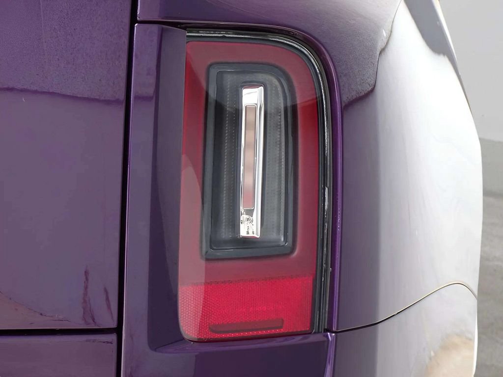Certified 2025 Rolls-Royce Cullinan AWD/4WD image 23