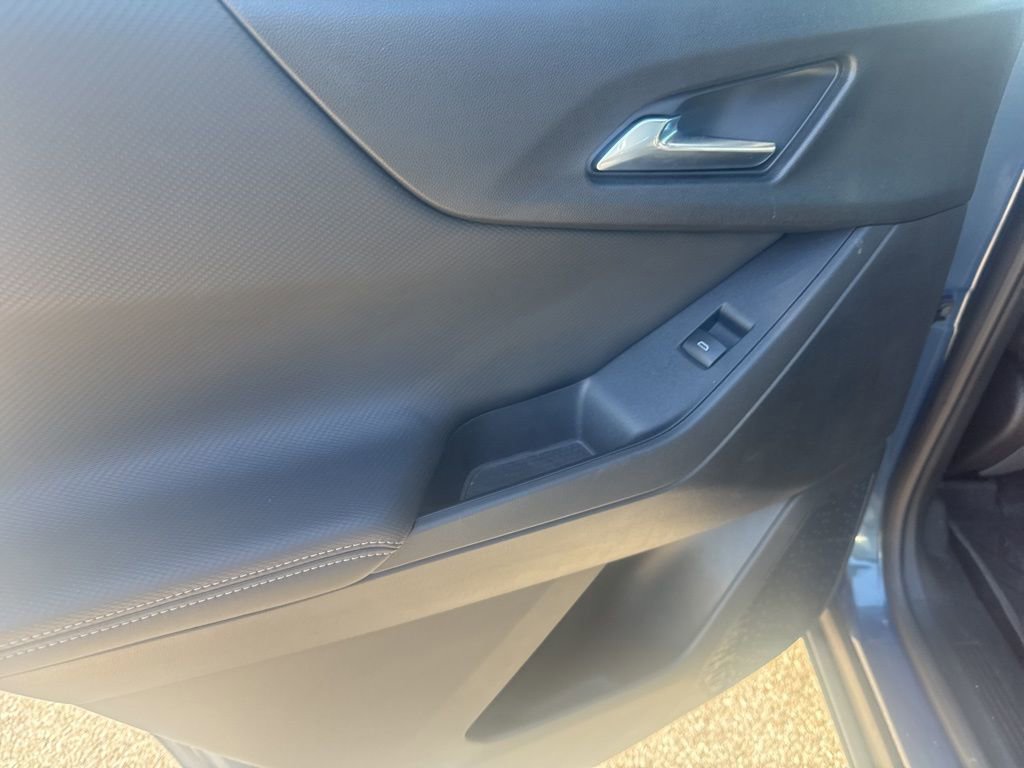 Used 2026 Chevrolet Equinox LT w/ Convenience Package II image 12