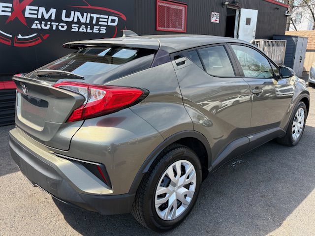 Used 2021 Toyota C-HR LE FWD image 7