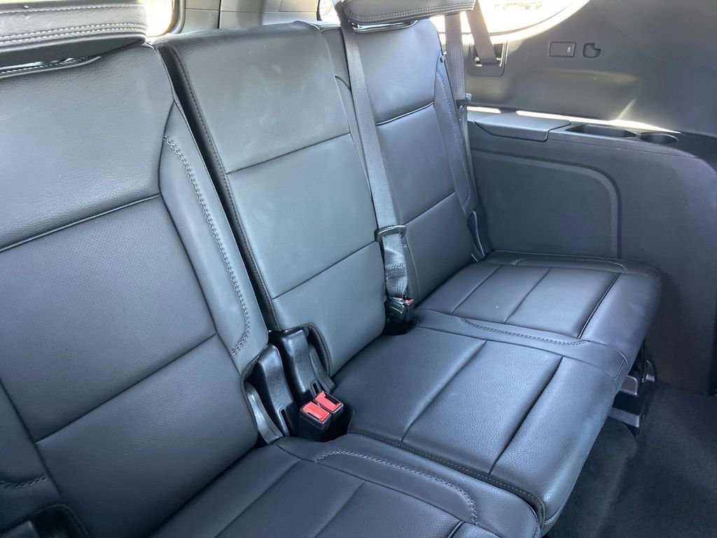 Used 2025 GMC Yukon XL Denali AWD/4WD image 23