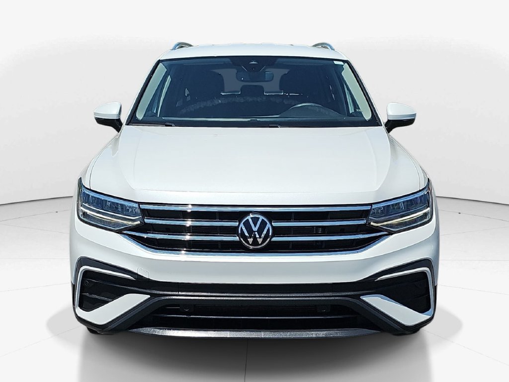 Used 2023 Volkswagen Tiguan SE FWD image 12