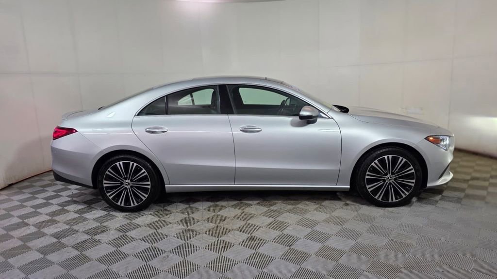 Used 2023 Mercedes-Benz CLA 250 4MATIC image 8