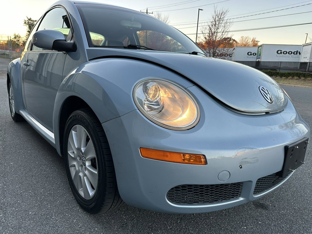 Used 2010 Volkswagen Beetle Coupe image 7