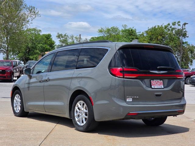 Certified 2022 Chrysler Pacifica Touring-L FWD image 6