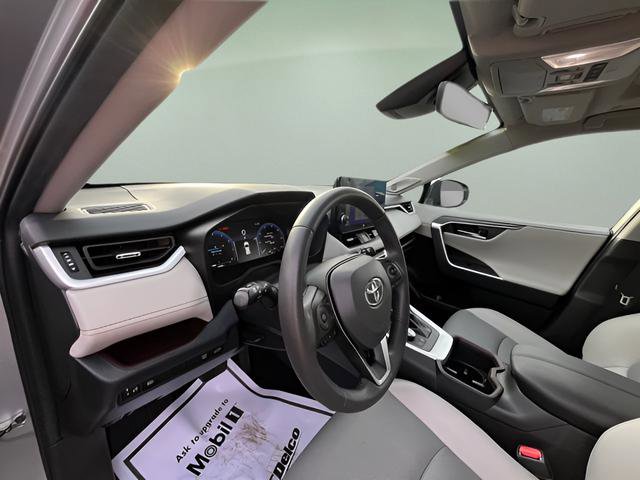 Used 2023 Toyota RAV4 Limited image 13