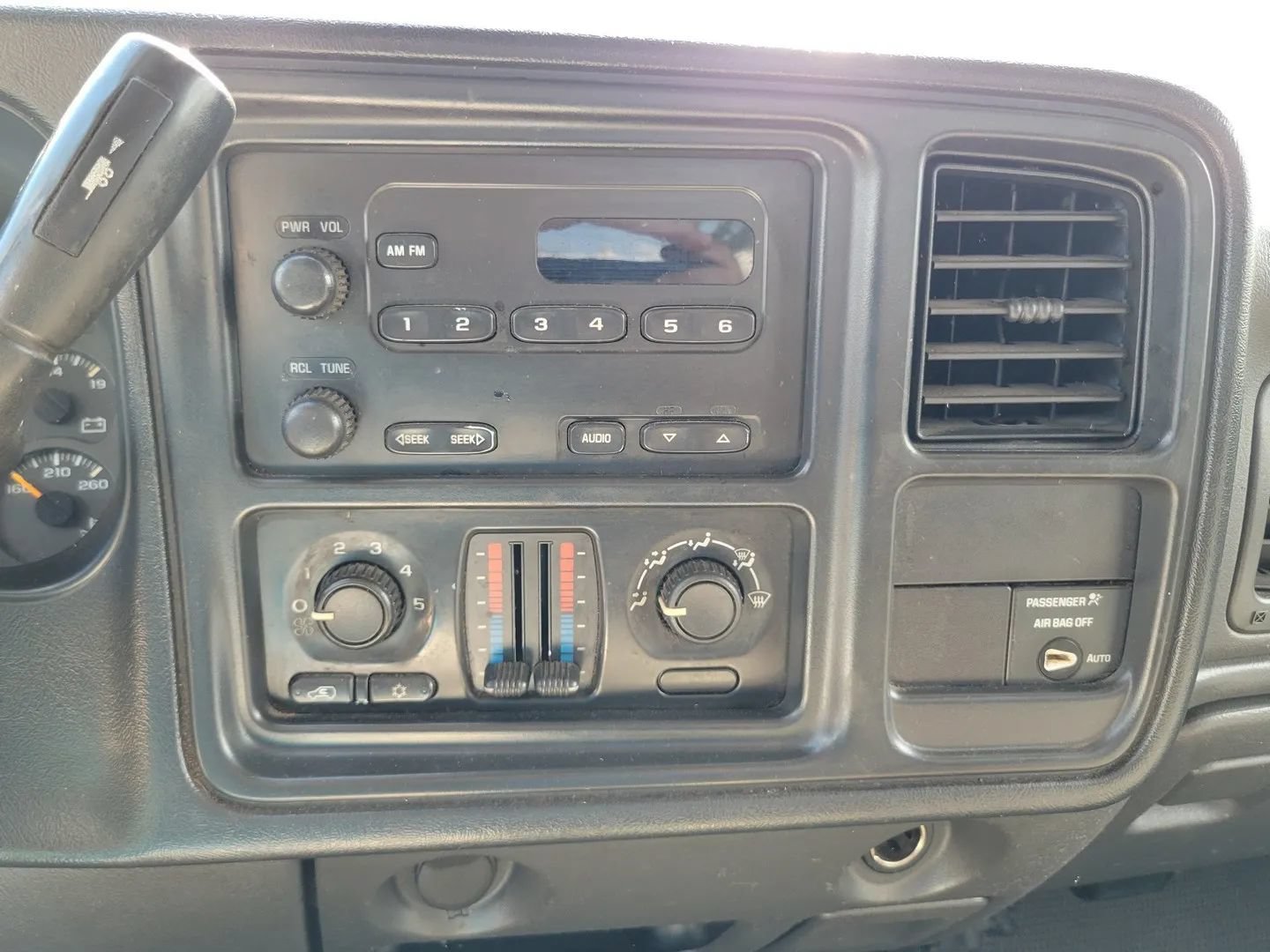 Used 2004 Chevrolet Silverado 1500 W/T RWD image 8