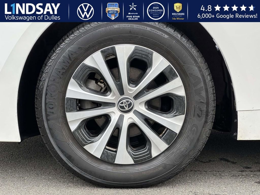 Used 2021 Toyota Corolla LE w/ Carpet Mat Package (TMS) image 7