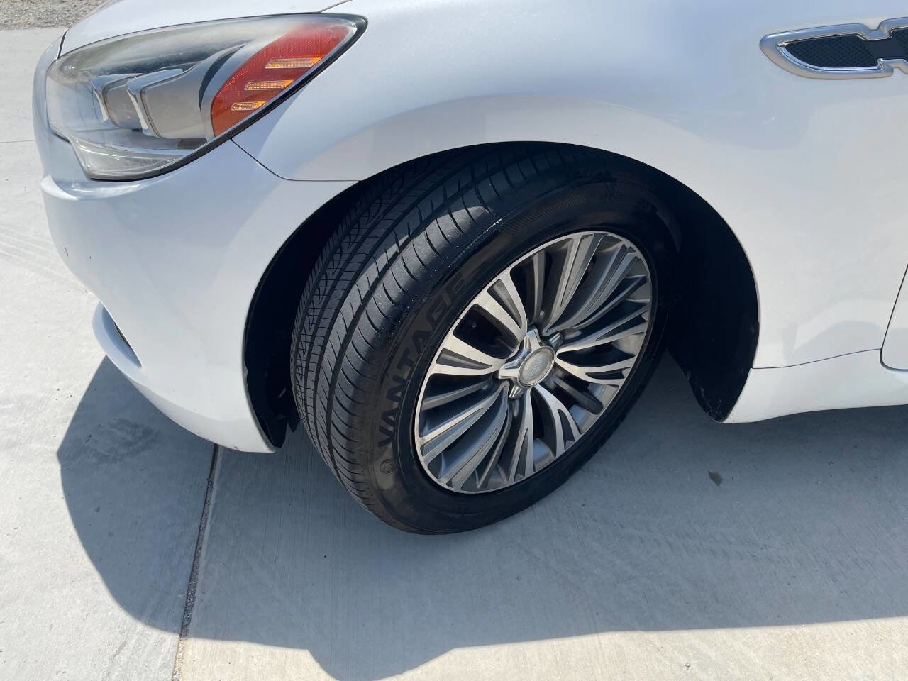 Used 2016 Kia K900 Luxury RWD image 35