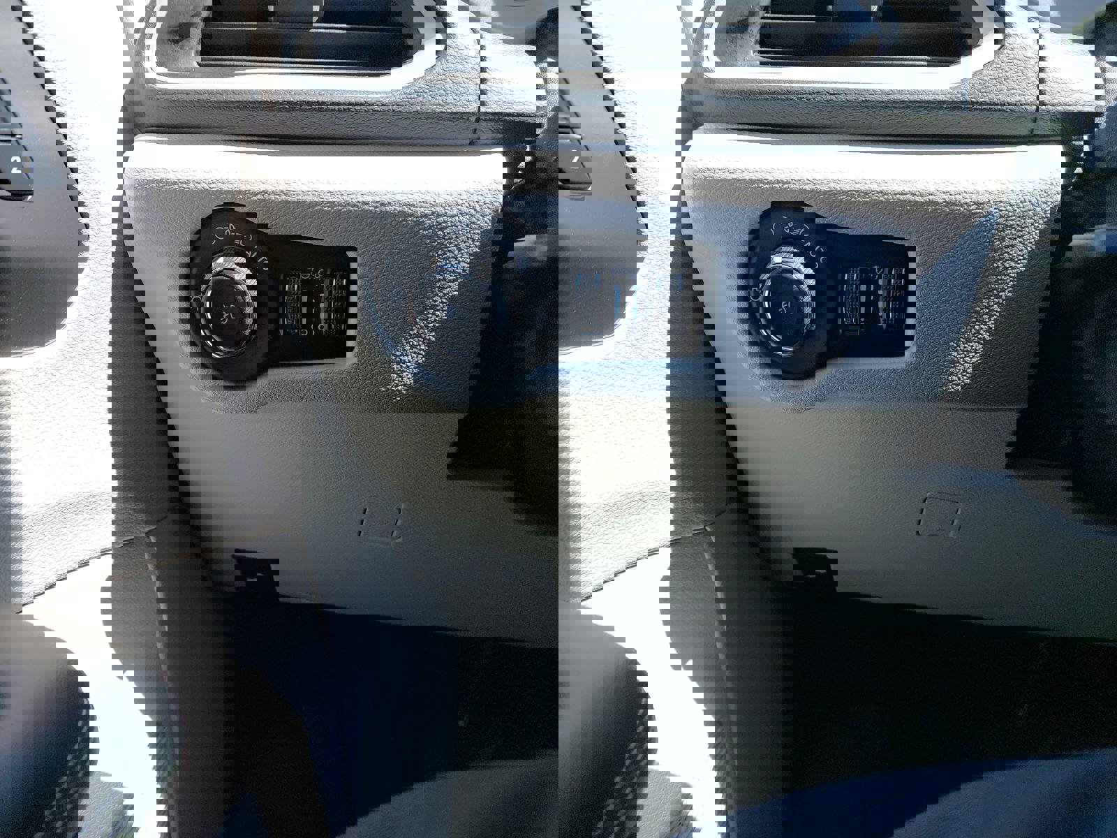 Used 2023 Chrysler Pacifica Touring-L image 28