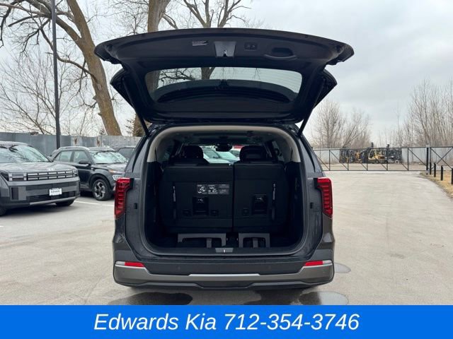 Used 2025 Kia Carnival SX Prestige image 13