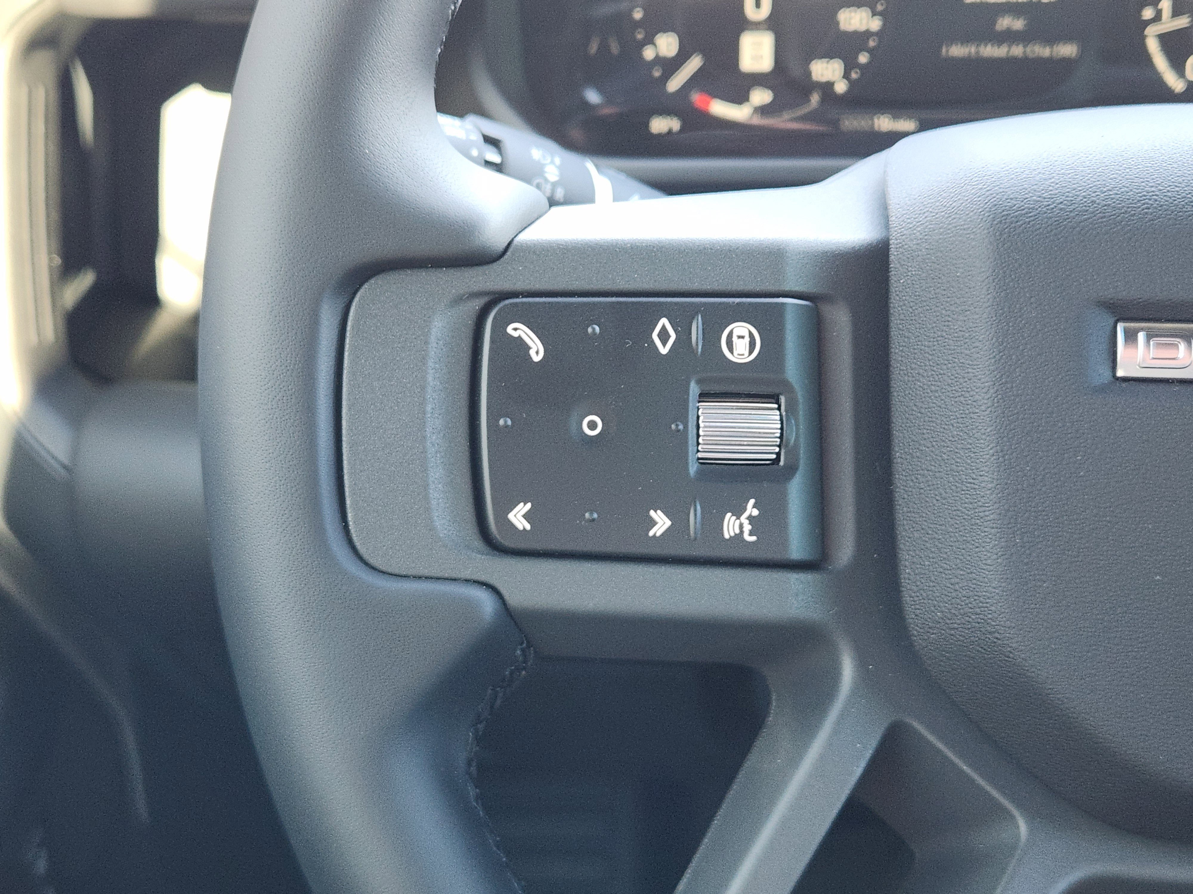 New 2026 Land Rover Defender 110 S image 27