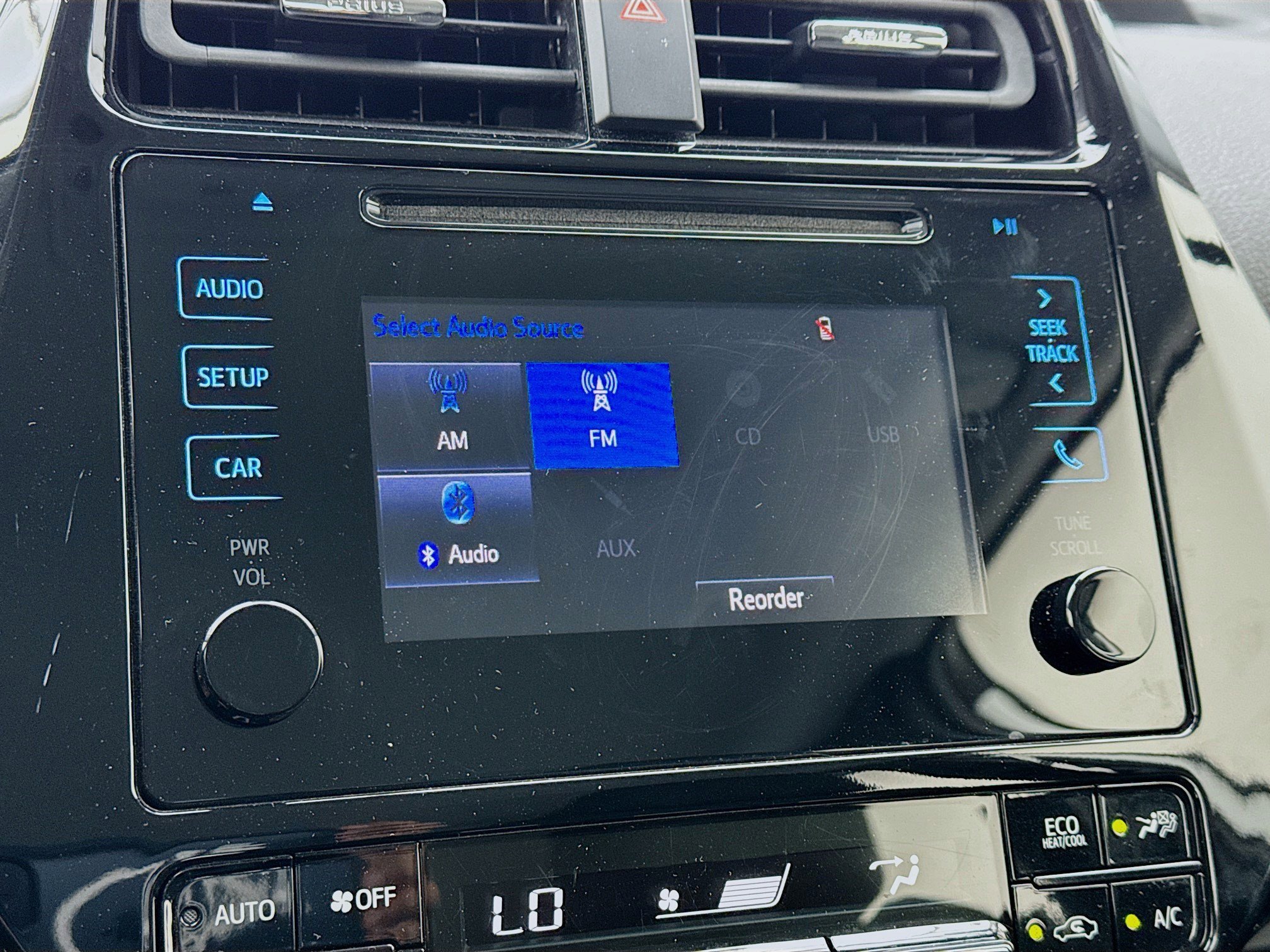 Used 2019 Toyota Prius L Eco image 11