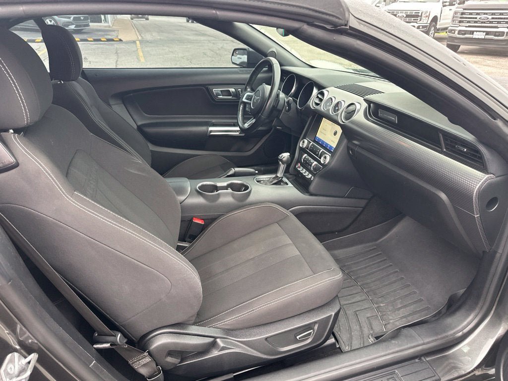 Certified 2019 Ford Mustang Convertible RWD image 10