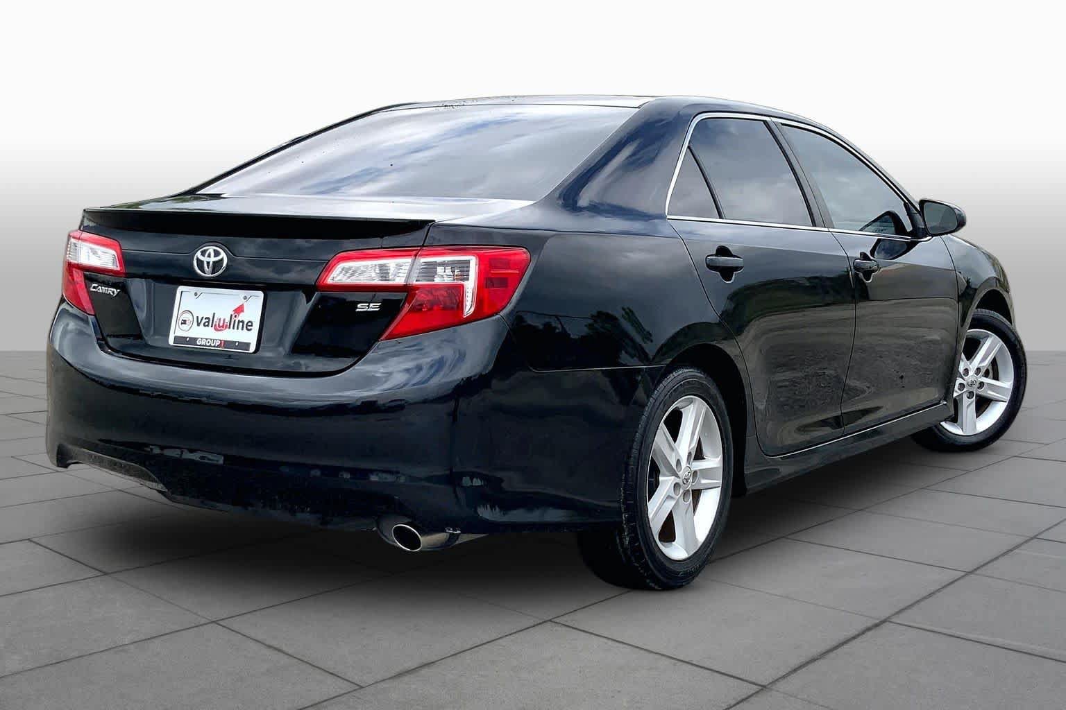 Used 2012 Toyota Camry SE FWD image 13