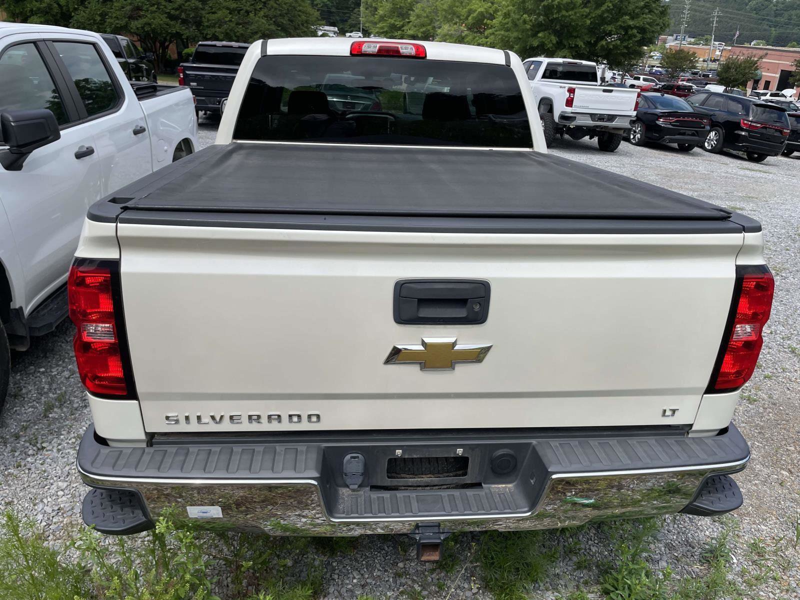 Used 2015 Chevrolet Silverado 1500 LT w/ LT Convenience Package AWD/4WD image 9