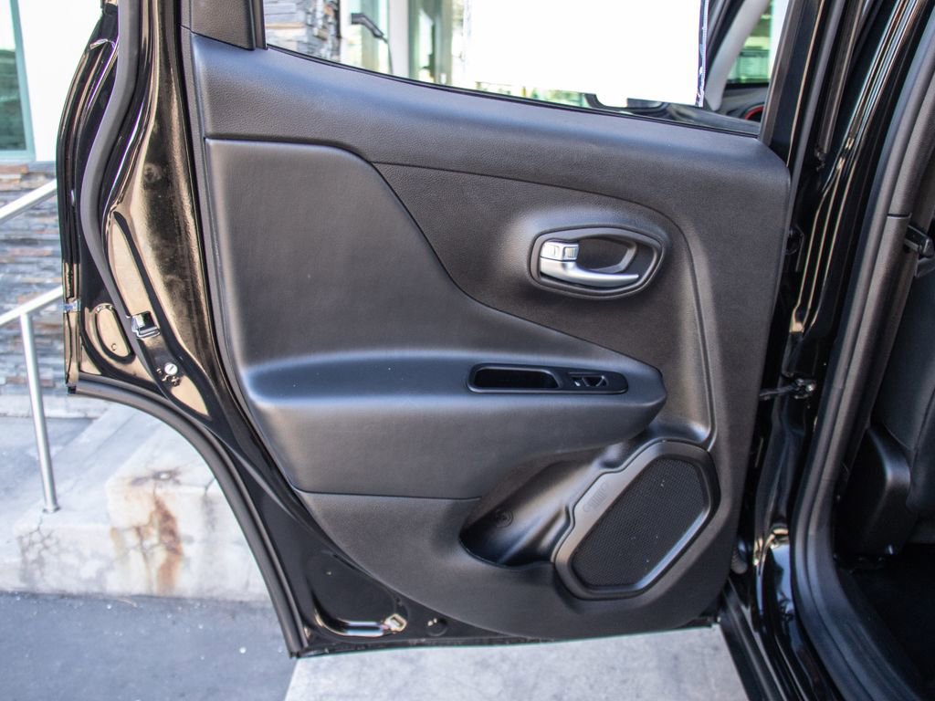 Used 2022 Jeep Renegade Trailhawk image 21